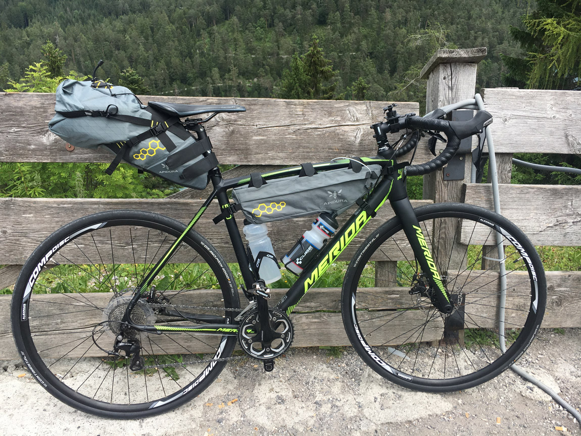 Merida Cyclocross 500 mit Apidura Frame und Rear Pack