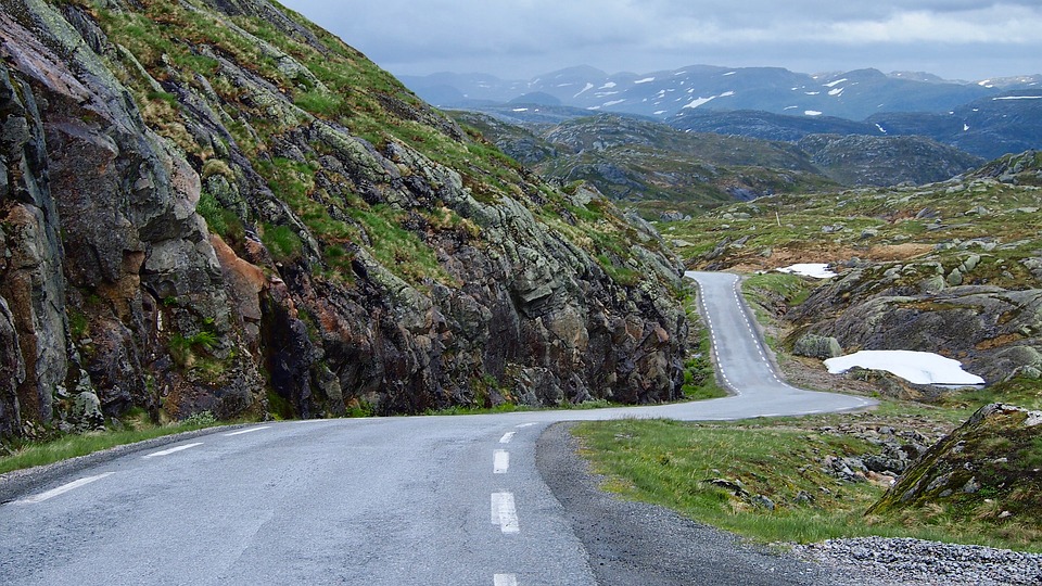 Einsame Straßen in Norwegen (Foto by Pixabay)